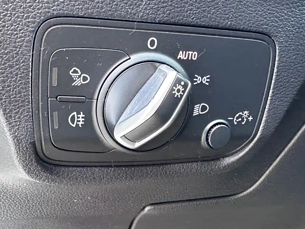 Audi Q2L 2023 — фото 10