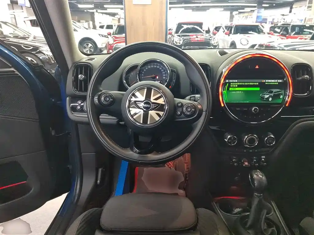 MINI Countryman 2018 — фото 11