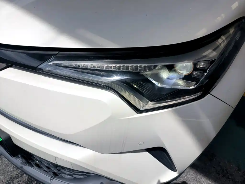 Toyota C-HR 2019 — фото 24