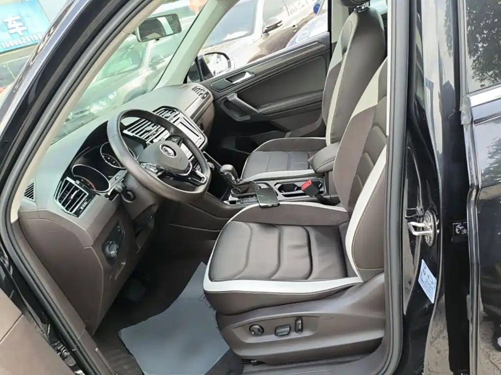 Volkswagen Tiguan L 2019 — фото 15