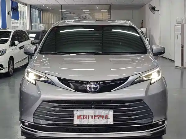 Toyota Sienna 2024