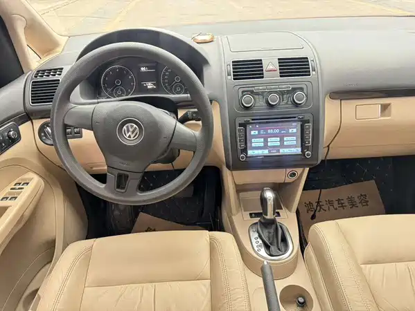 Volkswagen Touran 2015