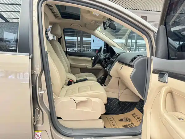 Volkswagen Touran 2015