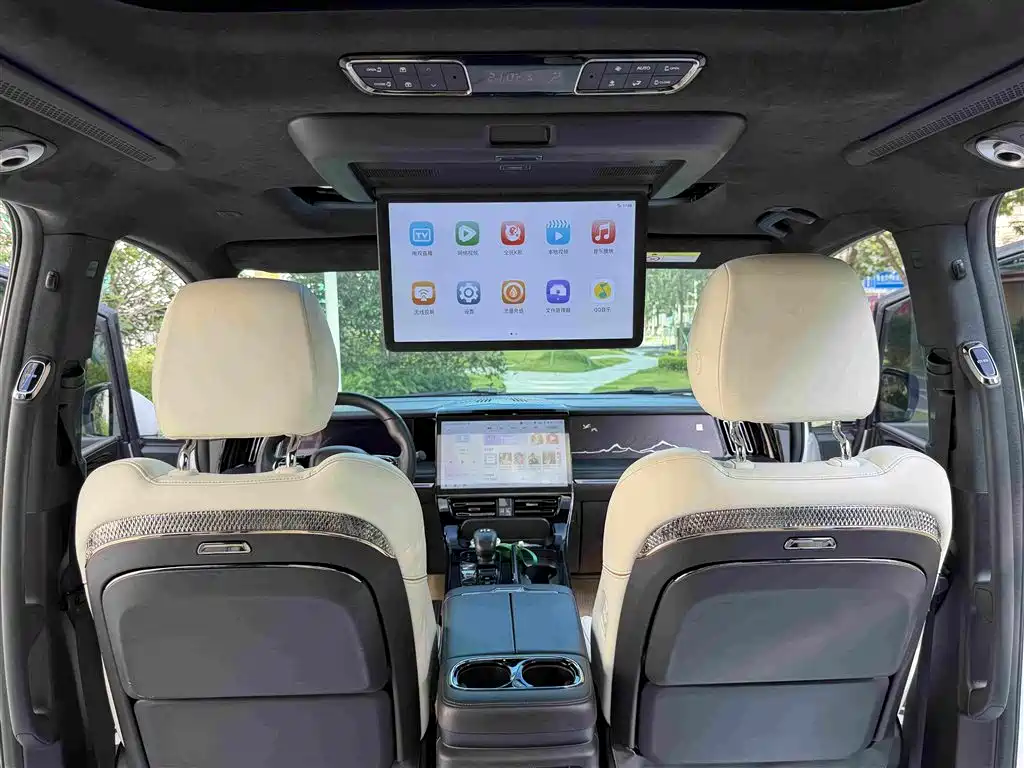 GAC Trumpchi M8 2022 — фото 10