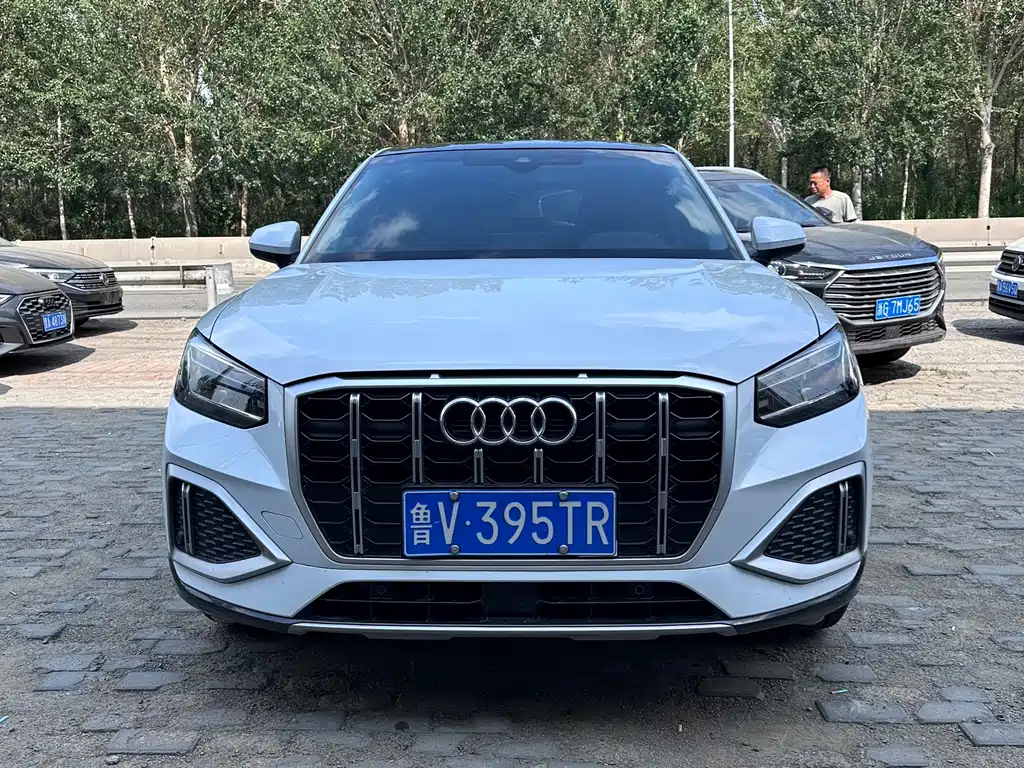 Audi Q2L 2023