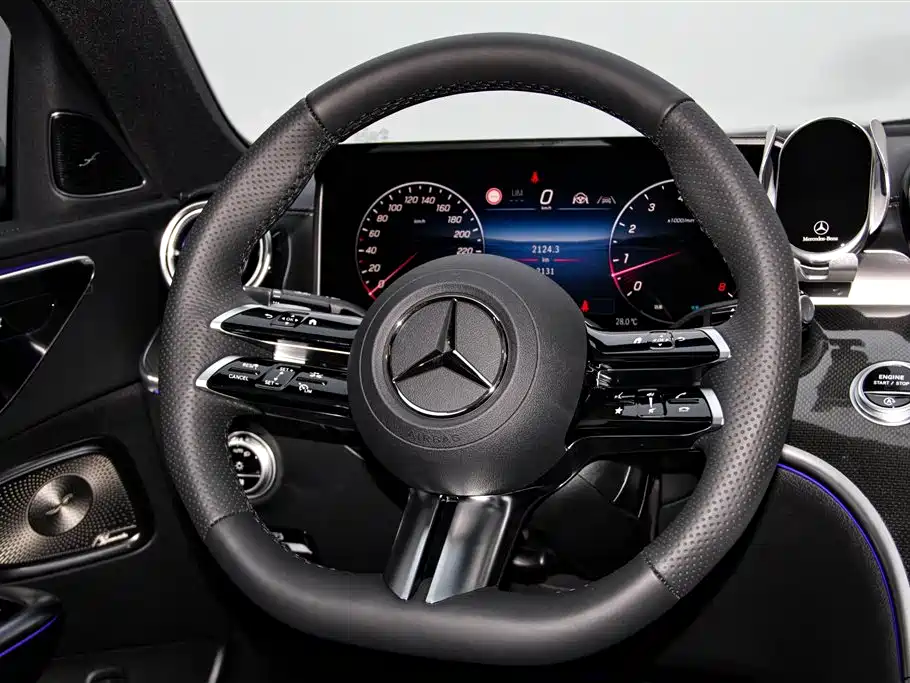 Mercedes-Benz C-Class 2026 — фото 16
