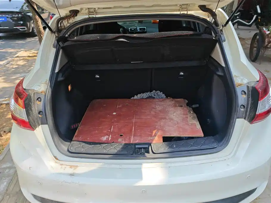Nissan Tiida 2019