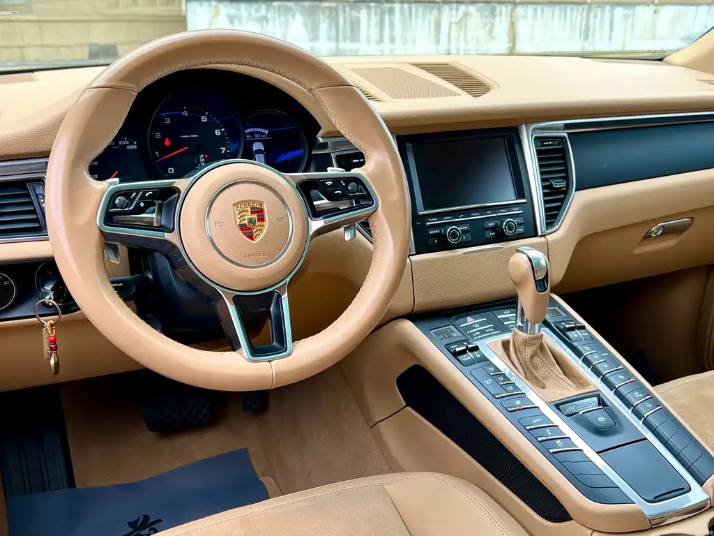 Porsche Macan 2015 — фото 12