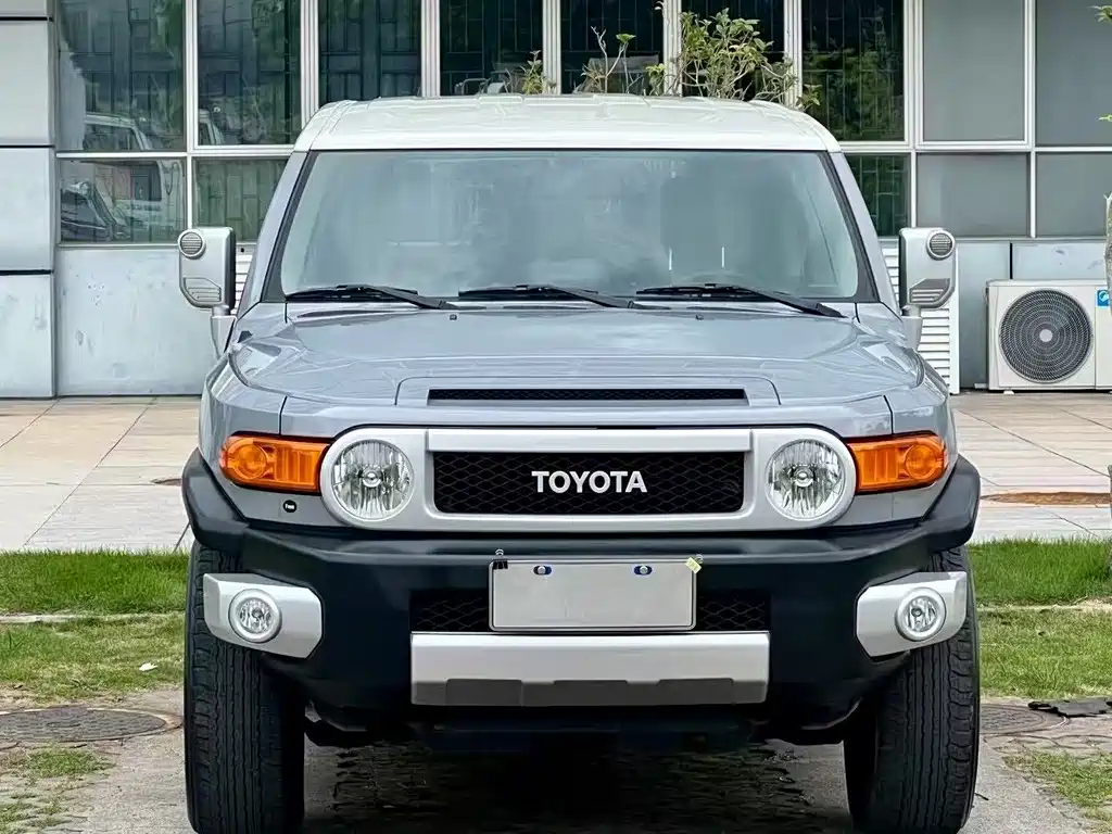 Toyota FJ Cruiser 2019 — фото 2