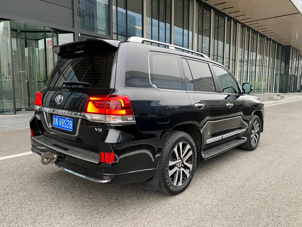 Toyota Land Cruiser 2019 — фото 3