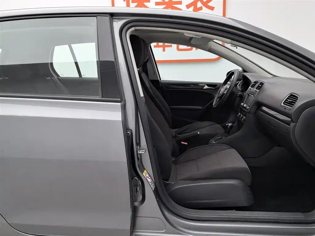 Volkswagen Golf 2011 — фото 23