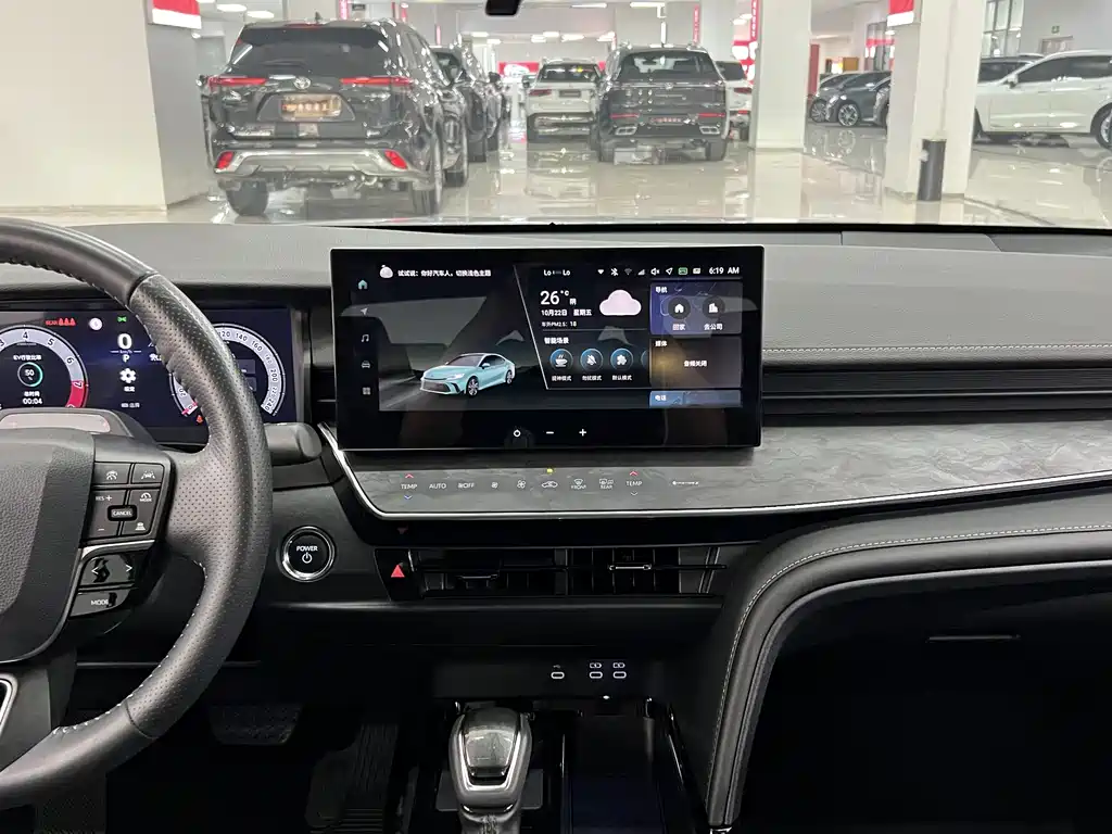 Toyota Camry 2024 — фото 11