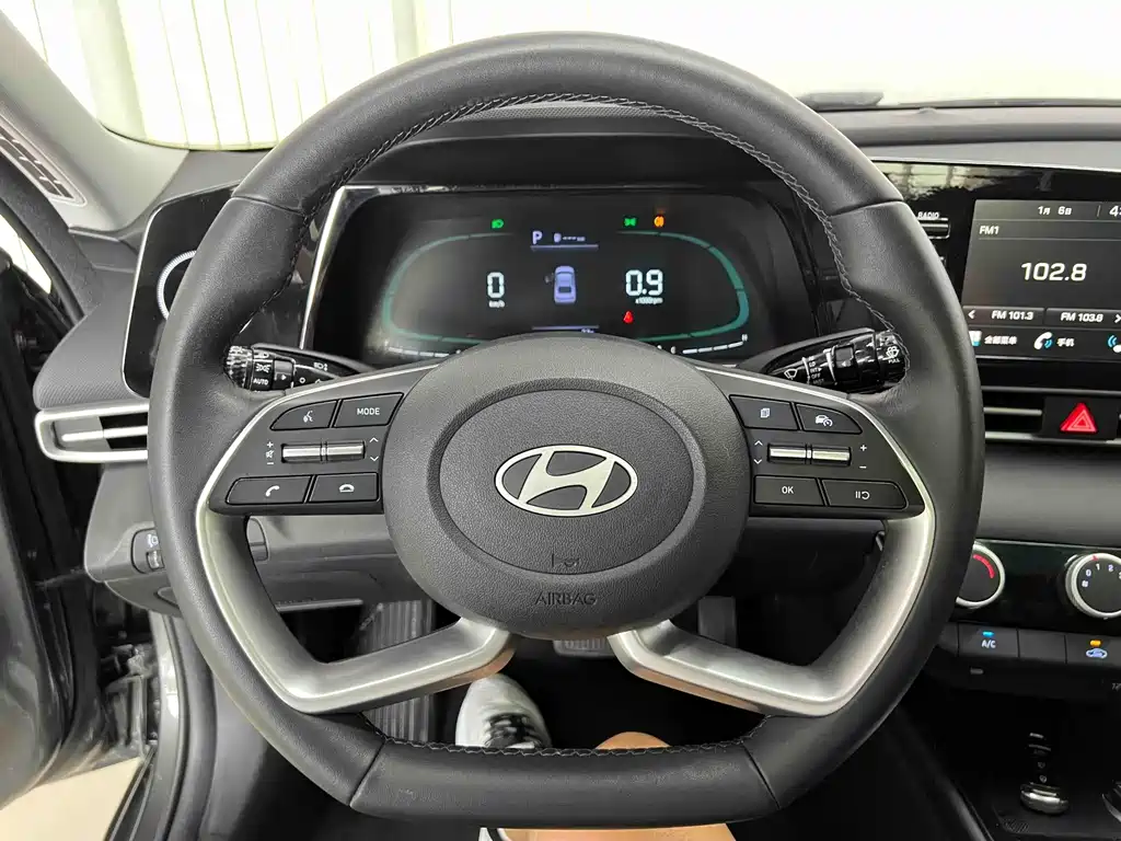 Hyundai Elantra 2024 — фото 11