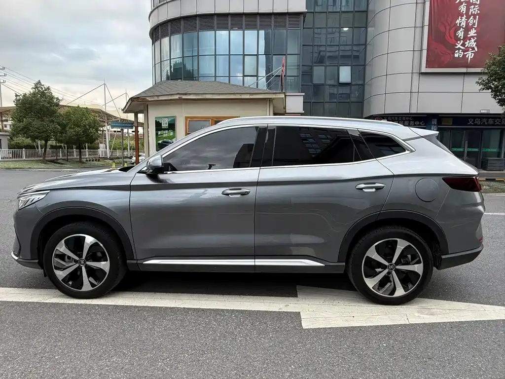 BYD Song PLUS New Energy 2023 — фото 10
