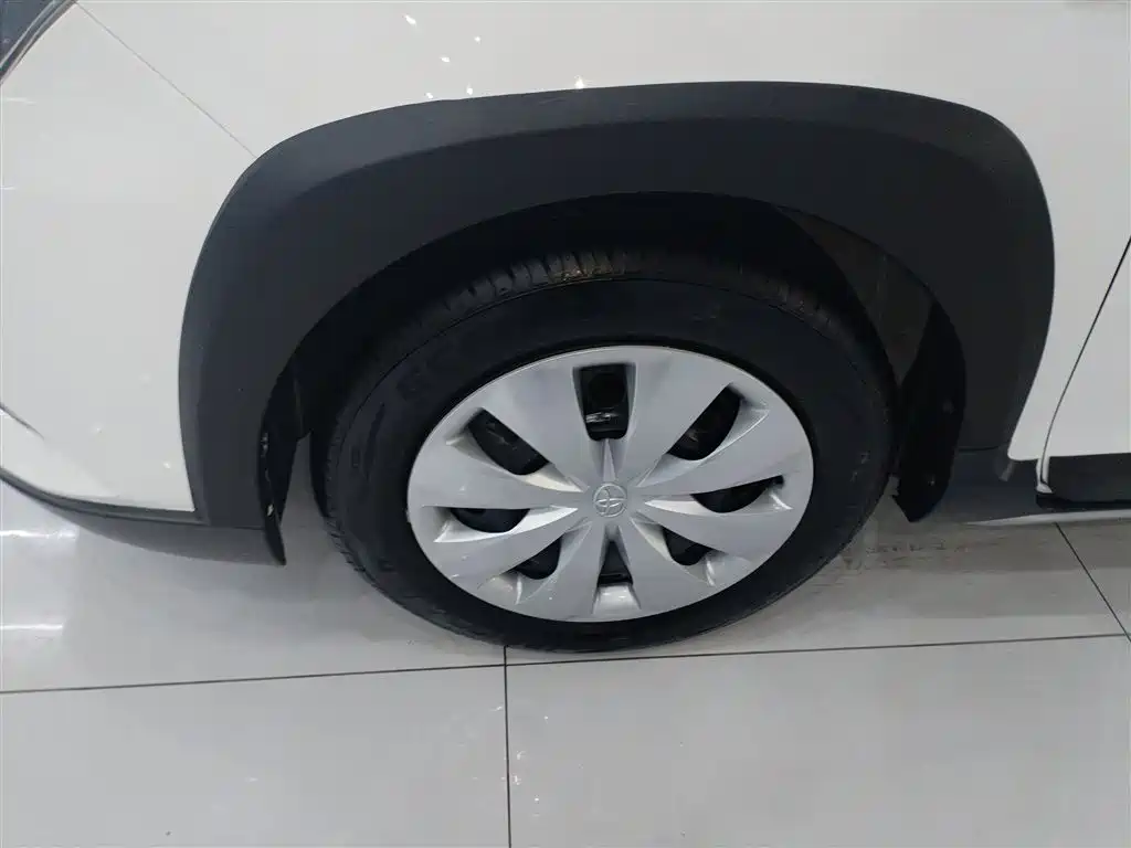 Toyota Yaris L 2022 — фото 25