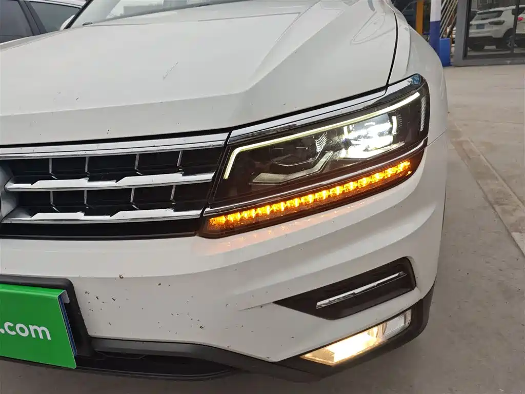 Volkswagen Tiguan L 2018 — фото 24