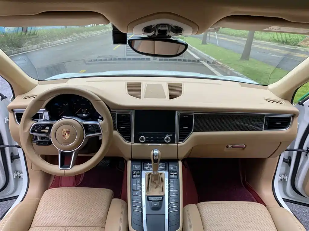 Porsche Macan 2017 — фото 18