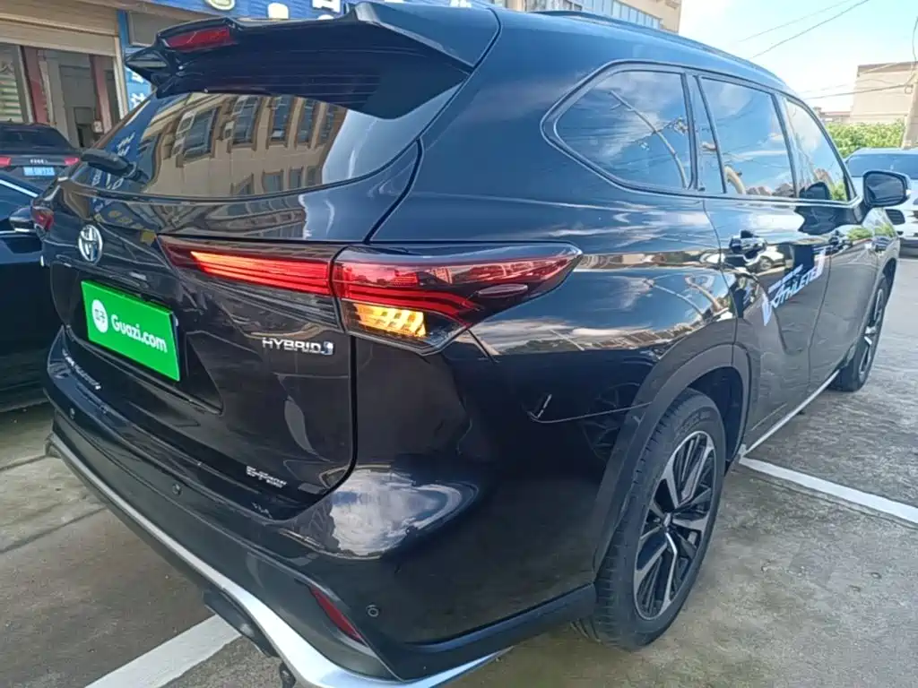 Toyota Crown Kluger 2024