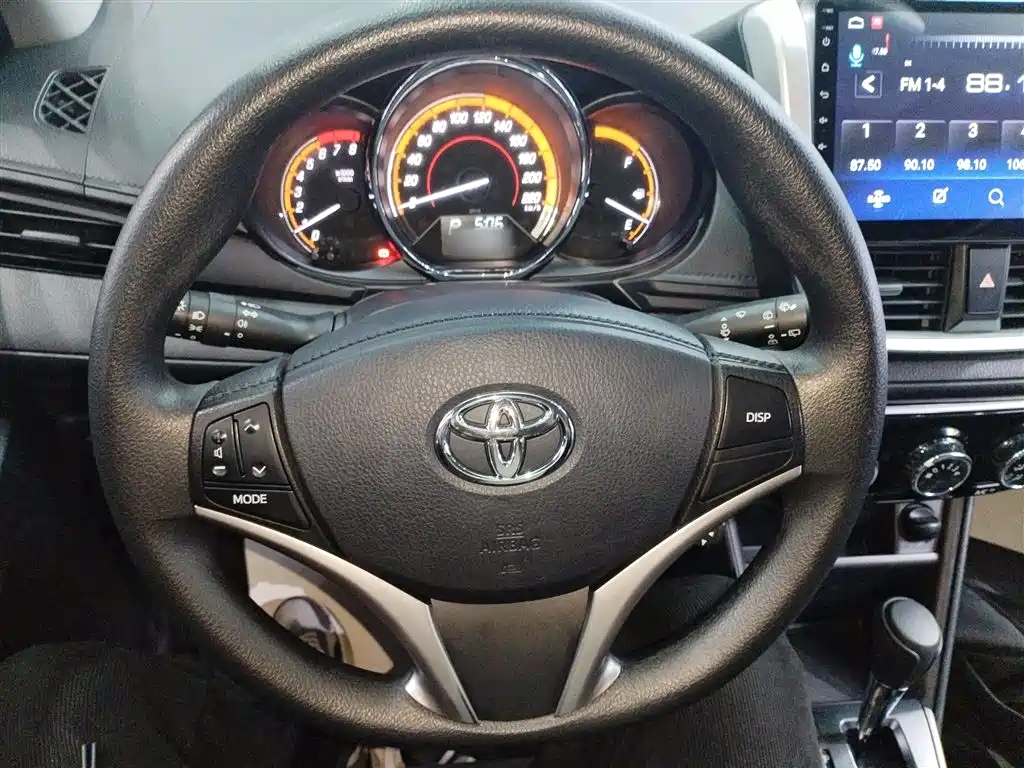 Toyota Yaris L 2022 — фото 7