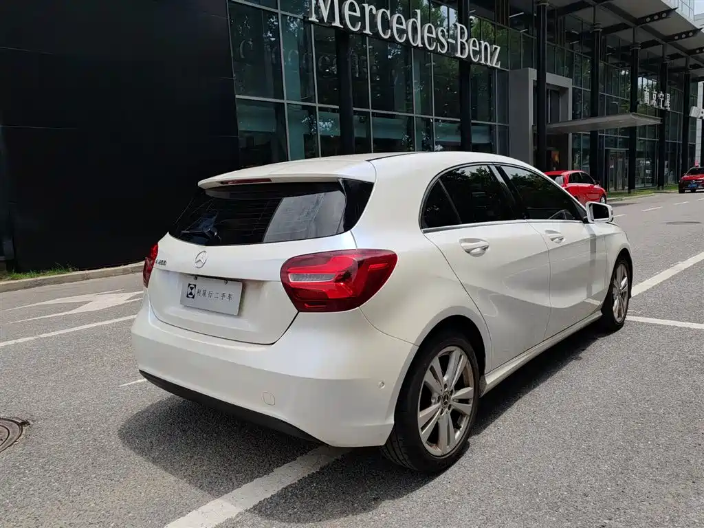 Mercedes-Benz A-Class 2018 — фото 13