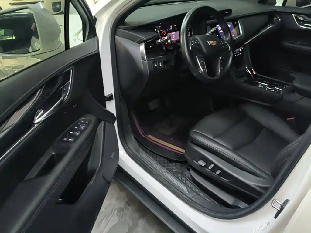 Cadillac XT5 2022 — фото 16
