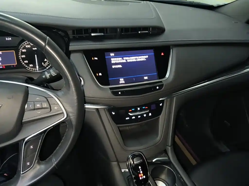 Cadillac XT5 2022 — фото 10