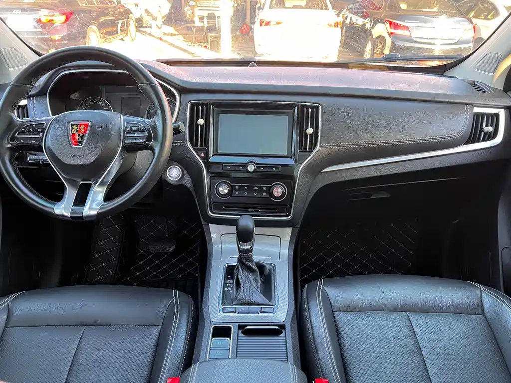 Roewe RX5 2018 — фото 15