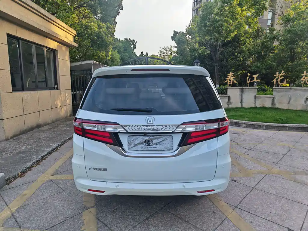 Honda Odyssey 2017 — фото 12