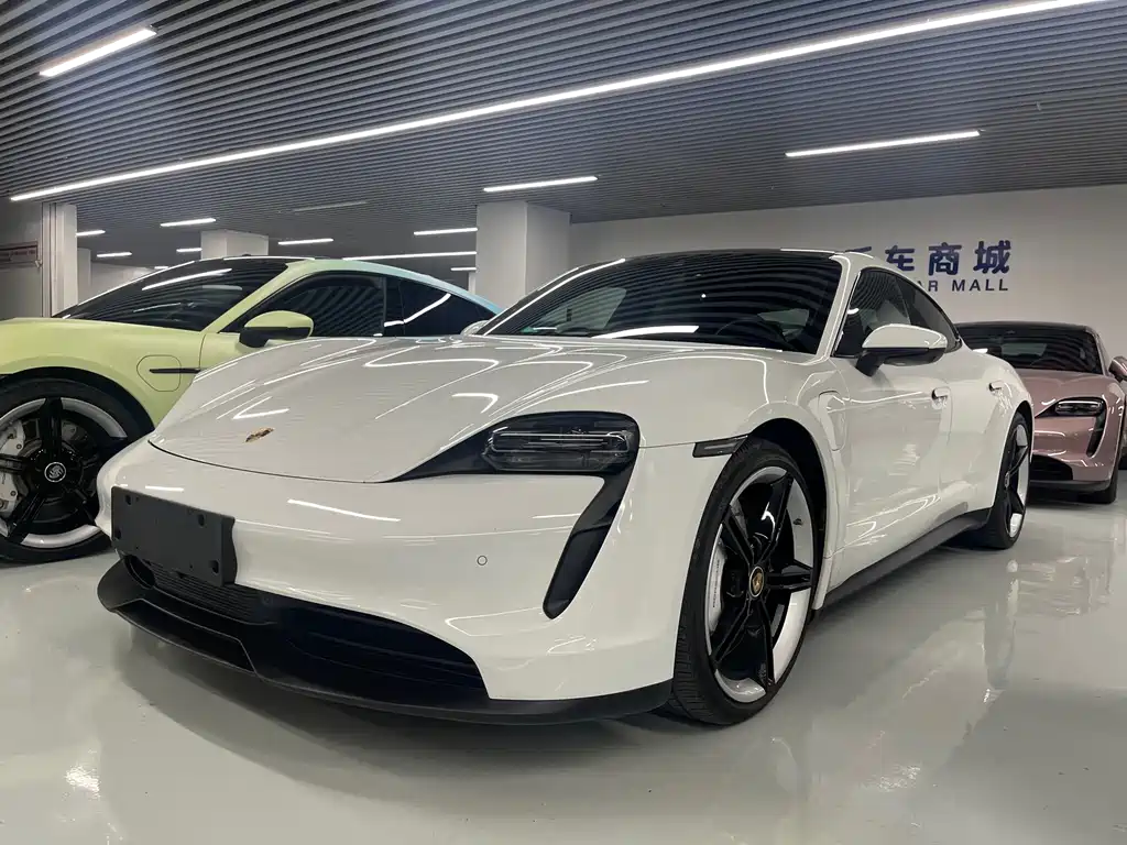 Porsche Taycan 2022