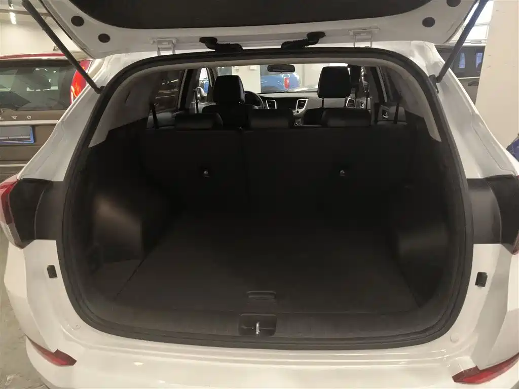 Hyundai Tucson 2018 — фото 16
