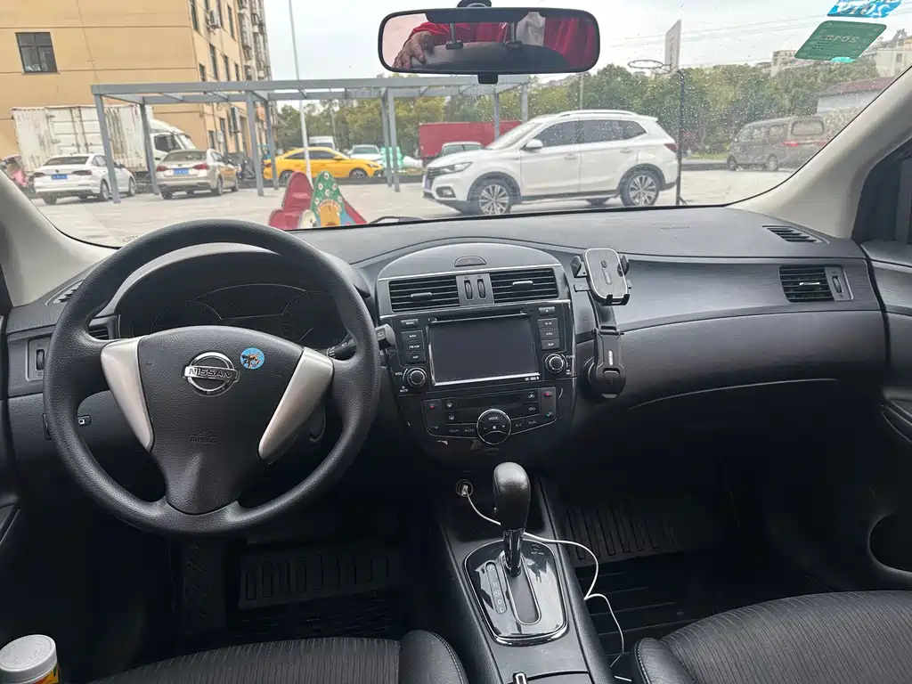 Nissan Tiida 2015 — фото 8