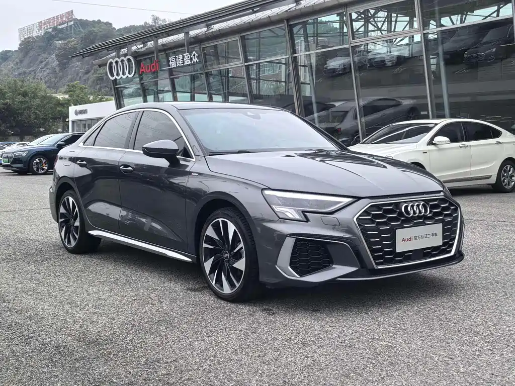 Audi A3 2024 — фото 2
