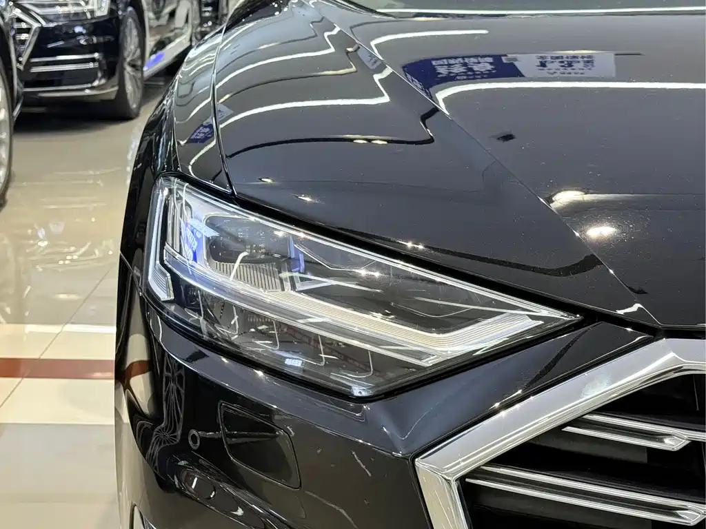 Audi A8 2022 — фото 4