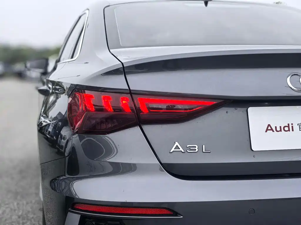 Audi A3 2024 — фото 12