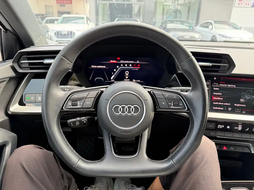 Audi A3 2023 — фото 10