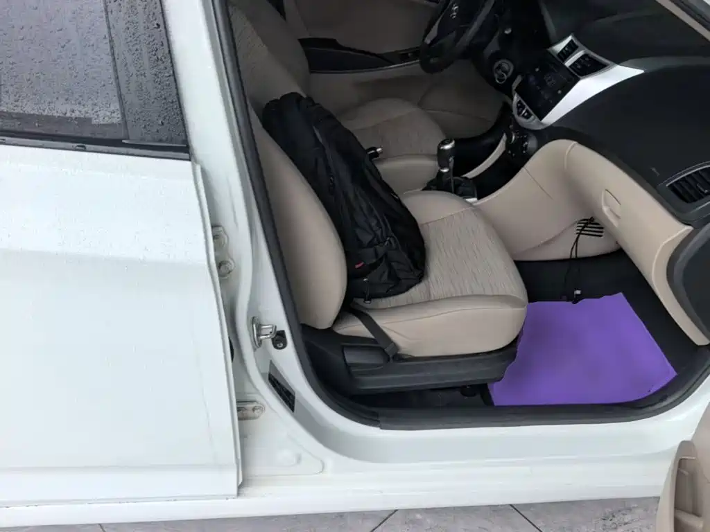 Hyundai Verna 2015 — фото 25