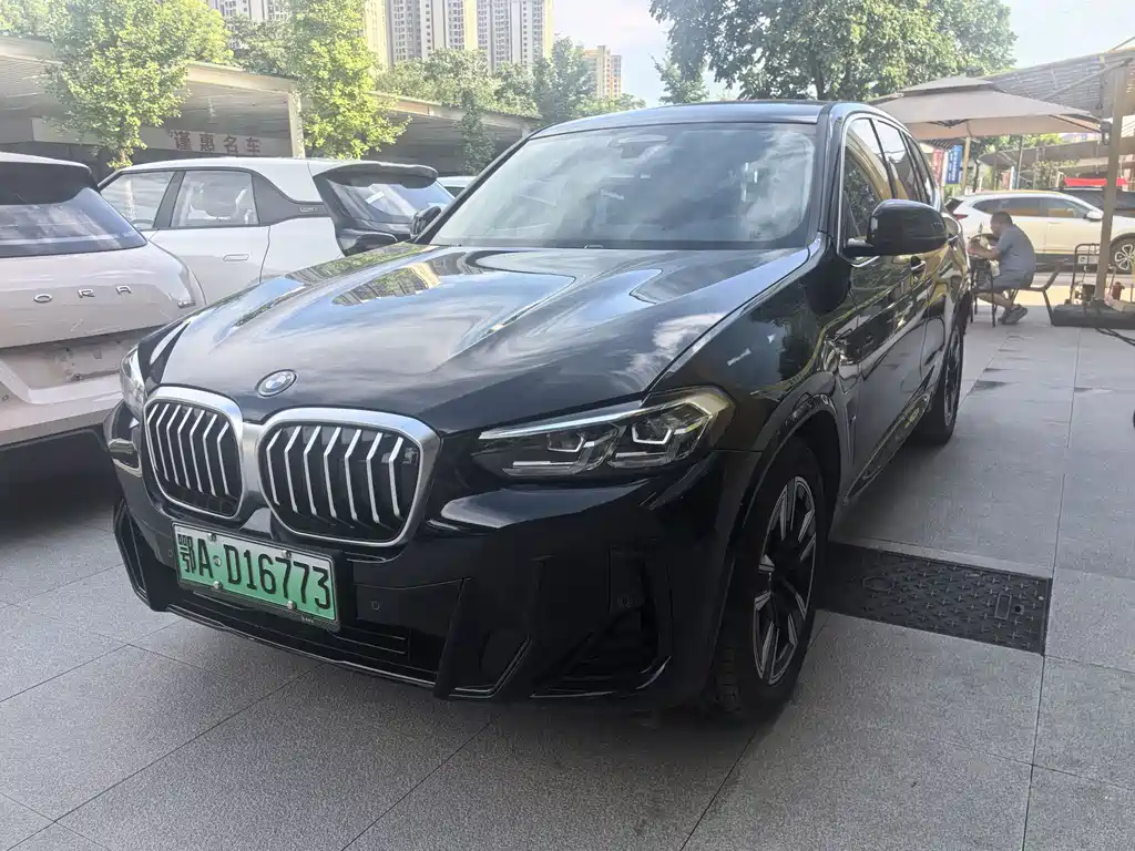 BMW iX3 2024 — фото 1