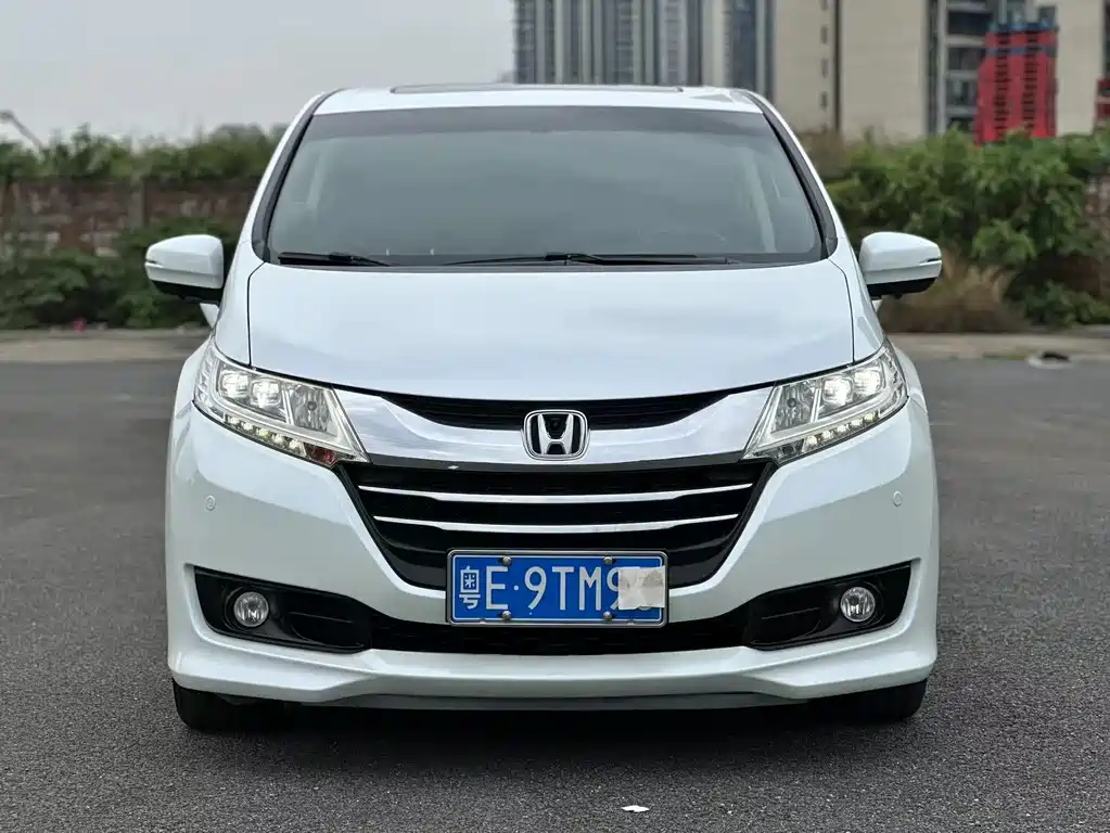 Honda Odyssey 2018 — фото 2