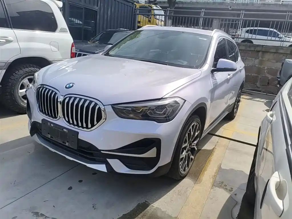 BMW X1 2022 — фото 1