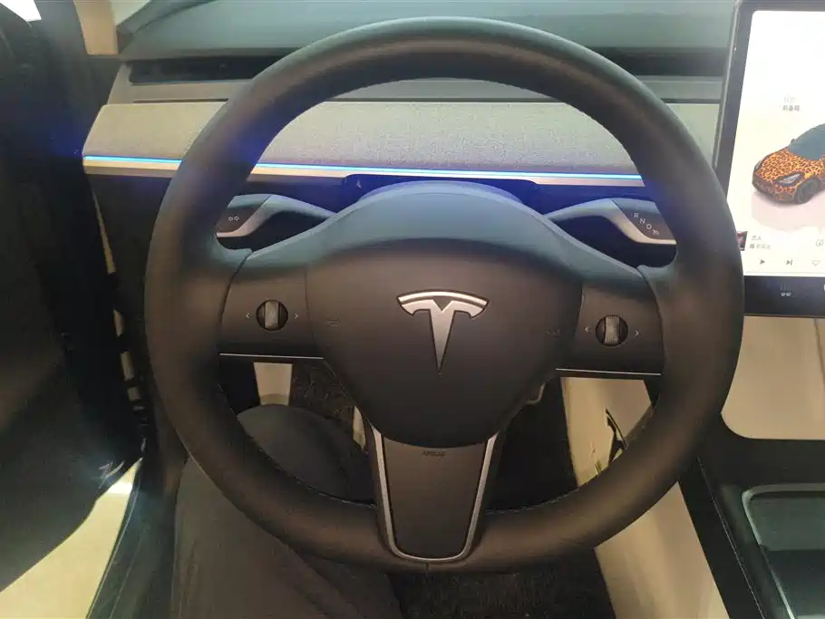 Tesla Model Y 2024 — фото 15