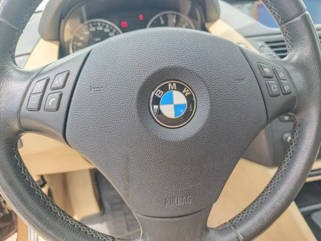 BMW X1 2011 — фото 19