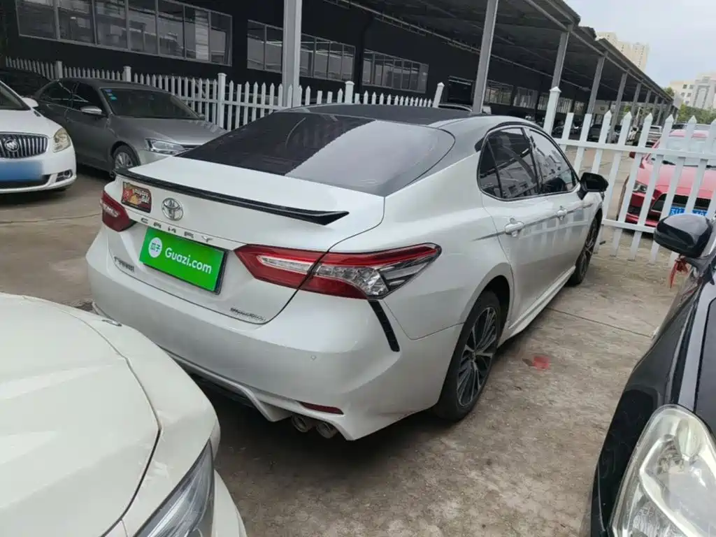 Toyota Camry 2019 — фото 7