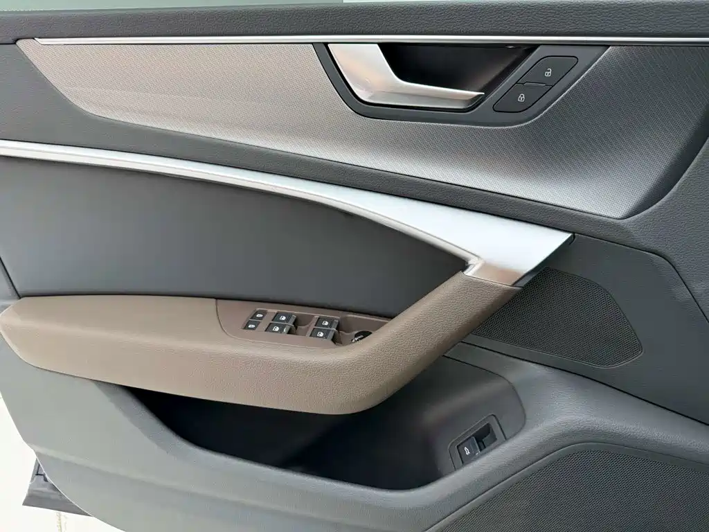 Audi A7L 2023 — фото 16