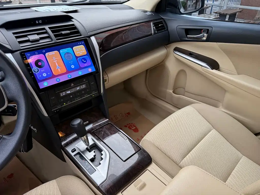 Toyota Camry 2015 — фото 18