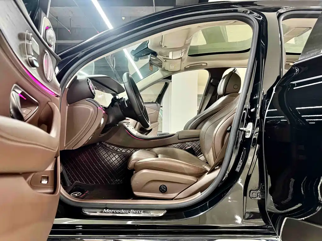Mercedes-Benz E-Class 2022