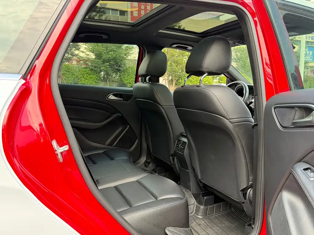 Mercedes-Benz B-Class 2016 — фото 11