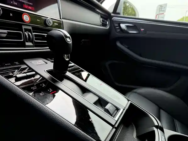Porsche Macan 2023