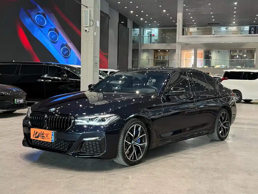 BMW 5 Series 2020 — фото 1
