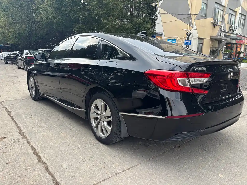 Honda Accord 2019 — фото 7