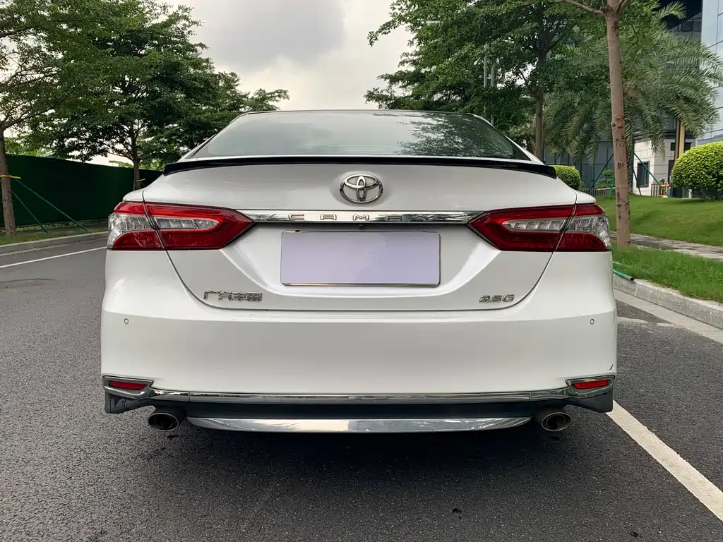 Toyota Camry 2020 — фото 5